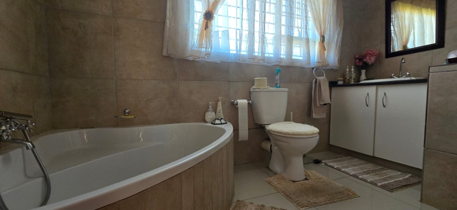 3 Bedroom Property for Sale in Wilkoppies North West
